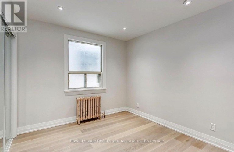 2 - 237 LAKESHORE ROAD E, Mississauga (Port Credit), Ontario, L5G1G8