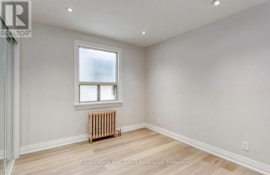 2 - 237 LAKESHORE ROAD E Mississauga (Port Credit) Ontario photo 8