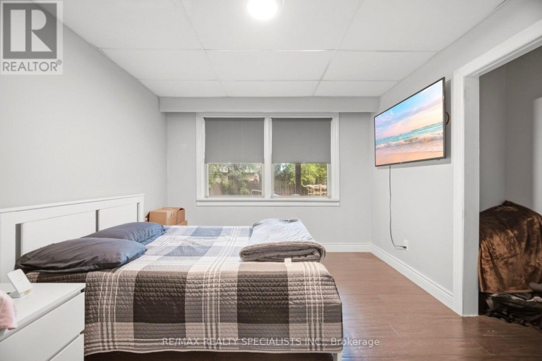 709 QUEENSWAY W, Mississauga (Erindale), Ontario, L5C1A7