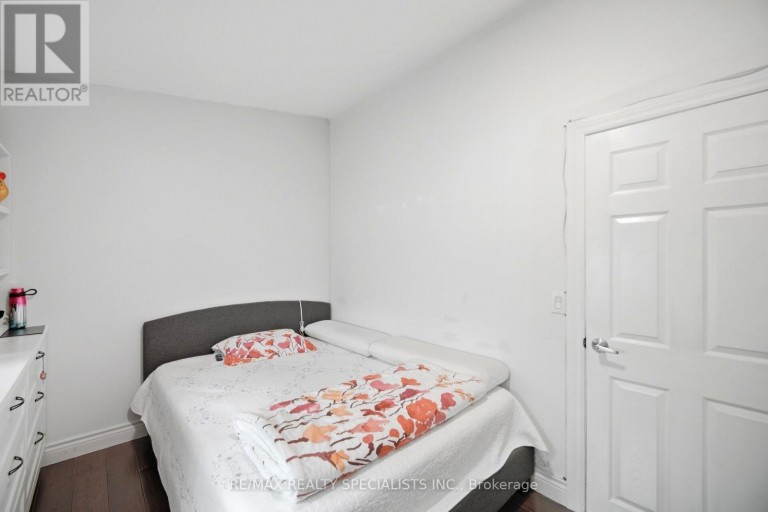 709 QUEENSWAY W, Mississauga (Erindale), Ontario, L5C1A7