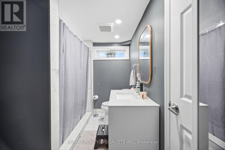 709 QUEENSWAY W, Mississauga (Erindale), Ontario, L5C1A7