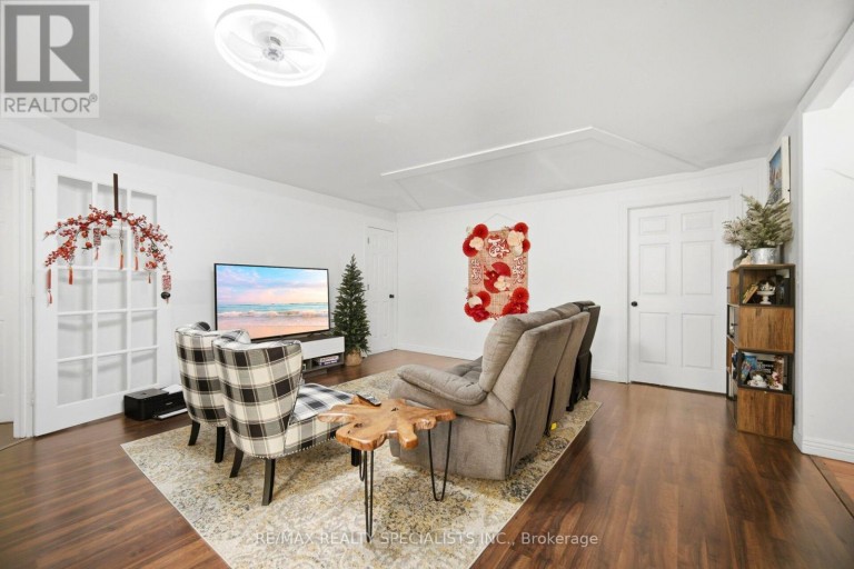 709 QUEENSWAY W, Mississauga (Erindale), Ontario, L5C1A7