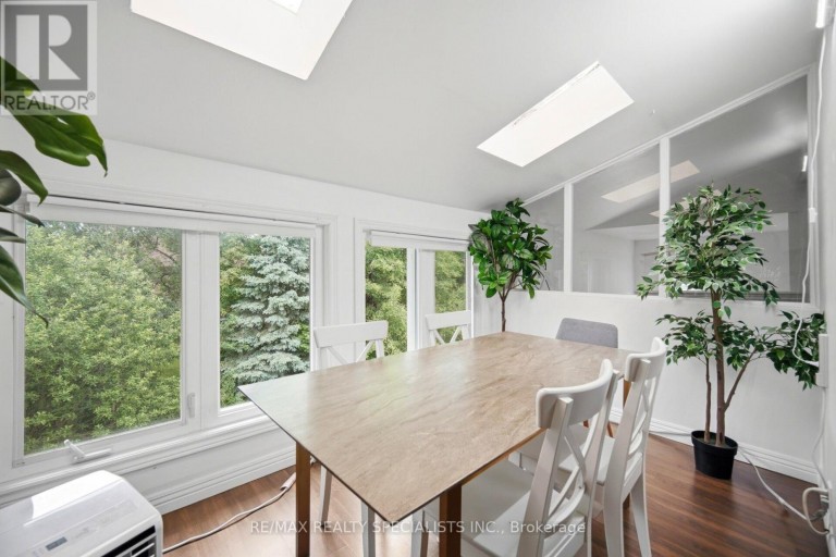 709 QUEENSWAY W, Mississauga (Erindale), Ontario, L5C1A7