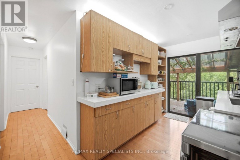 709 QUEENSWAY W, Mississauga (Erindale), Ontario, L5C1A7