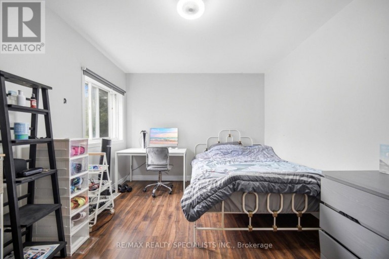 709 QUEENSWAY W, Mississauga (Erindale), Ontario, L5C1A7