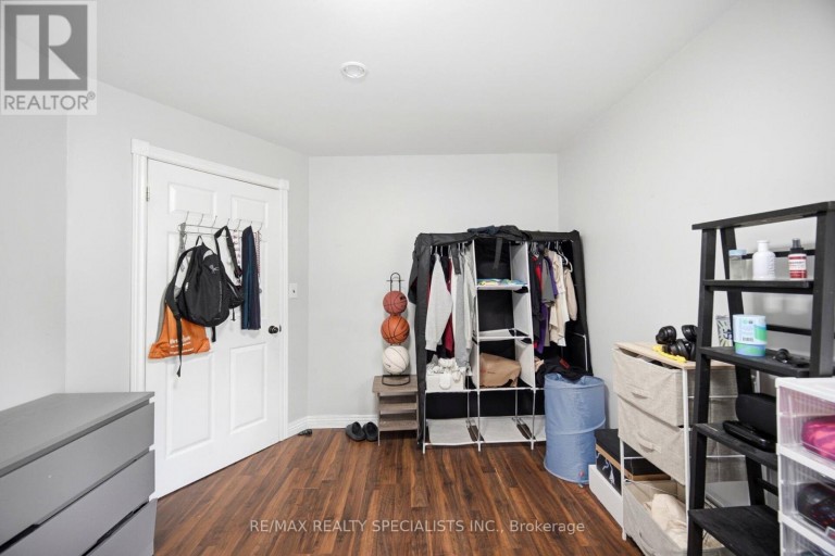 709 QUEENSWAY W, Mississauga (Erindale), Ontario, L5C1A7
