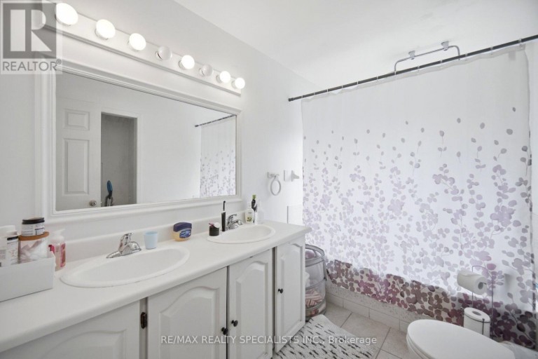 709 QUEENSWAY W, Mississauga (Erindale), Ontario, L5C1A7