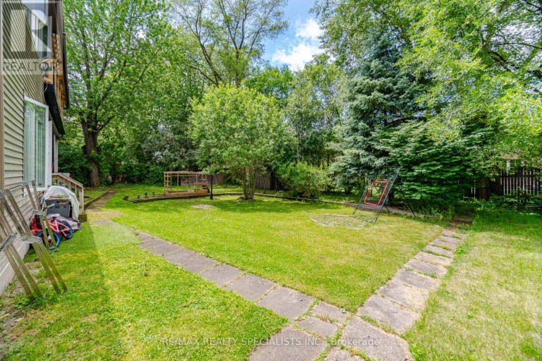 709 QUEENSWAY W, Mississauga (Erindale), Ontario, L5C1A7