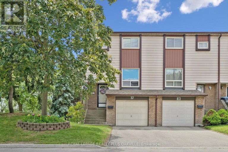 37 - 1221 DUNDIX ROAD, Mississauga (Applewood), Ontario, L4Y3Y9