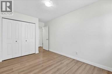 302, 635 57 Avenue SW Calgary Alberta photo 16