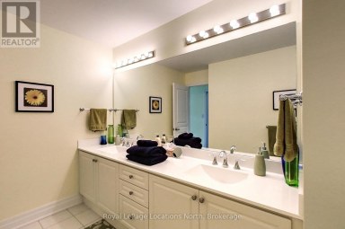 7 COLLSHIP LANE Collingwood Ontario photo 17