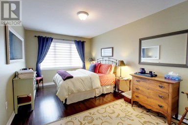 7 COLLSHIP LANE Collingwood Ontario photo 18