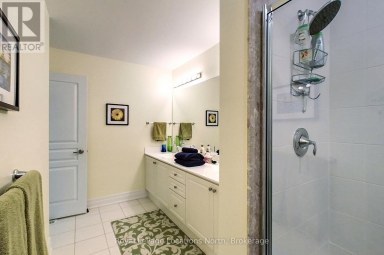 7 COLLSHIP LANE Collingwood Ontario photo 21