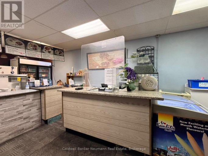 75 MACDONELL STREET, Guelph (Downtown), Ontario, N1H2Z7