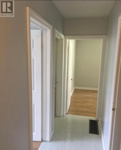 969 DAVIS DRIVE, Newmarket (Huron Heights-Leslie Valley), Ontario, L3Y2R7