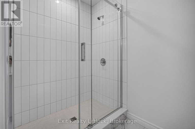 727 LATIMER WAY, Peterborough (Monaghan Ward 2), Ontario, K9K0H4