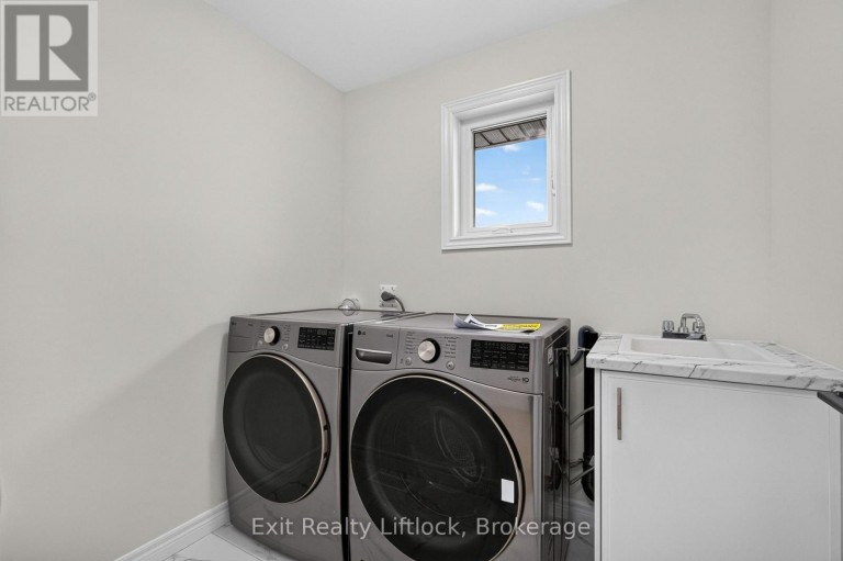 727 LATIMER WAY, Peterborough (Monaghan Ward 2), Ontario, K9K0H4