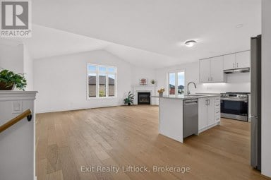 727 LATIMER WAY Peterborough (Monaghan Ward 2) Ontario photo 5