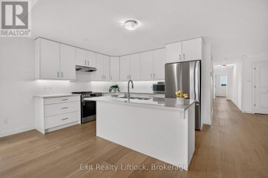 727 LATIMER WAY Peterborough (Monaghan Ward 2) Ontario photo 8