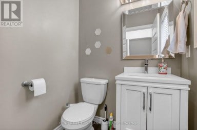697 KILLARNEY ROAD London North (North D) Ontario photo 26