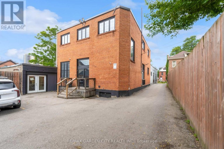 7 - 16 MYRTLE AVENUE, Hamilton (St. Clair), Ontario, L8M2E9
