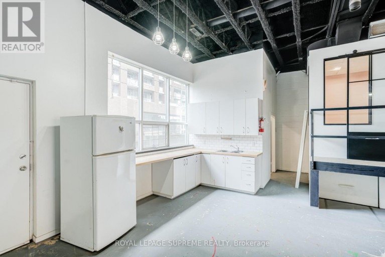 6 - 1444 DUPONT STREET, Toronto (Dovercourt-Wallace Emerson-Junction), Ontario, M6P4H3