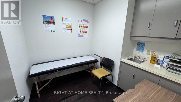 225 - 1333 SHEPPARD AVENUE E, Toronto (Henry Farm), Ontario, M2J1V1