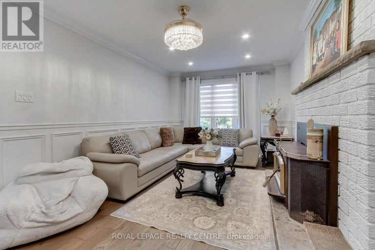 3102 NAWBROOK ROAD, Mississauga (Applewood), Ontario, L4X2V5