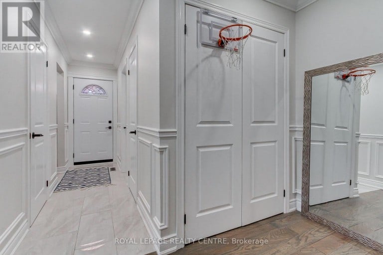 3102 NAWBROOK ROAD, Mississauga (Applewood), Ontario, L4X2V5