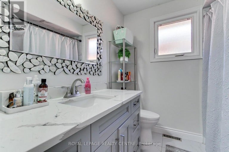 3102 NAWBROOK ROAD, Mississauga (Applewood), Ontario, L4X2V5
