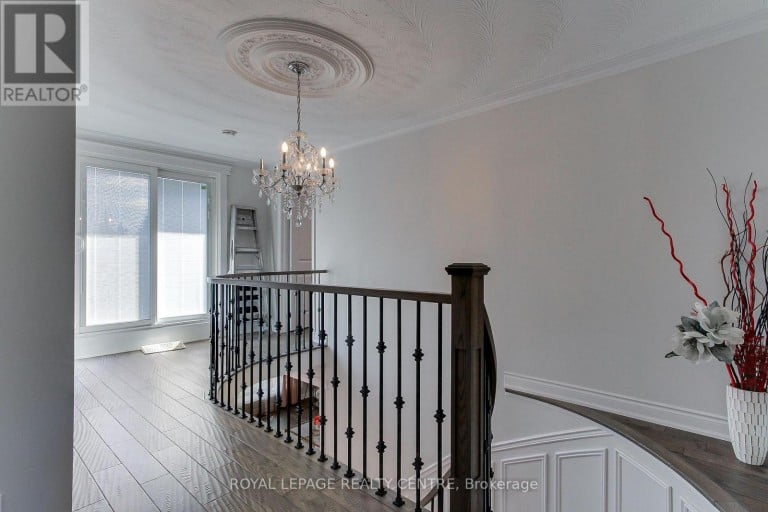 3102 NAWBROOK ROAD, Mississauga (Applewood), Ontario, L4X2V5