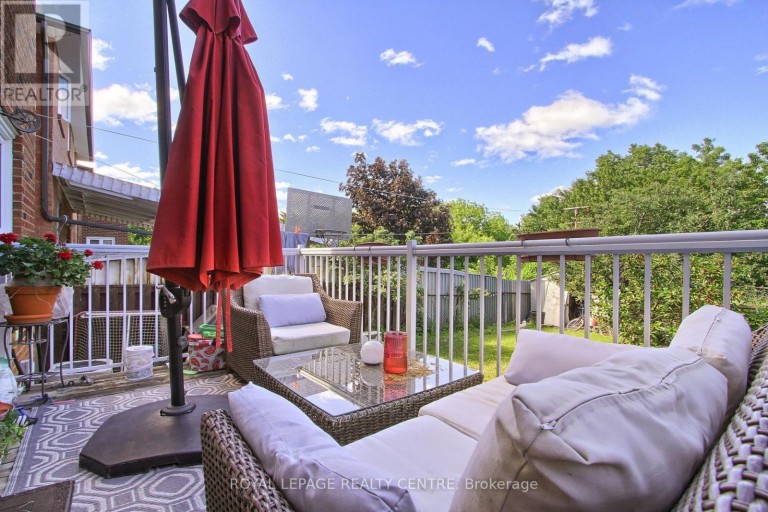 3102 NAWBROOK ROAD, Mississauga (Applewood), Ontario, L4X2V5