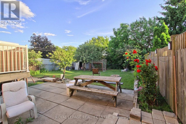 3102 NAWBROOK ROAD, Mississauga (Applewood), Ontario, L4X2V5