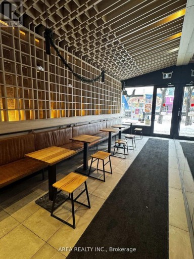 390 QUEEN STREET W, Toronto (Kensington-Chinatown), Ontario, M5V2A6