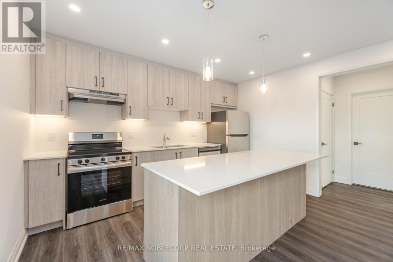 G-SUITE - 16 LITTLE BOULEVARD, Toronto (Briar Hill-Belgravia), Ontario, M6E4N2