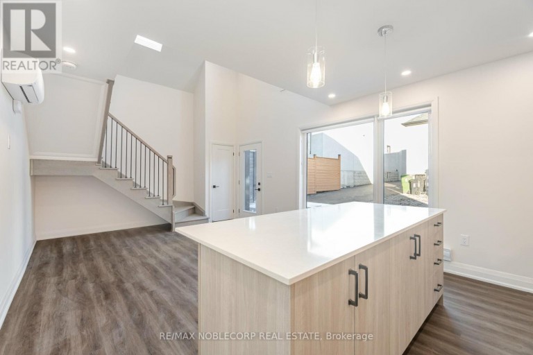 G-SUITE - 16 LITTLE BOULEVARD, Toronto (Briar Hill-Belgravia), Ontario, M6E4N2