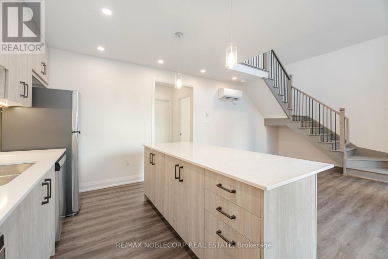 G-SUITE - 16 LITTLE BOULEVARD, Toronto (Briar Hill-Belgravia), Ontario, M6E4N2