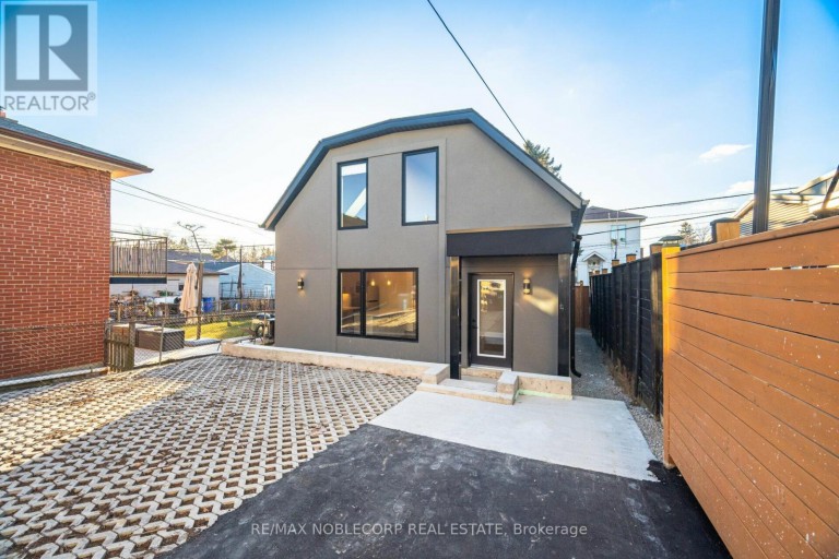 G-SUITE - 16 LITTLE BOULEVARD, Toronto (Briar Hill-Belgravia), Ontario, M6E4N2