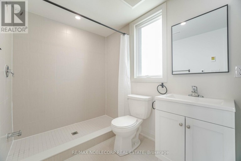 G-SUITE - 16 LITTLE BOULEVARD, Toronto (Briar Hill-Belgravia), Ontario, M6E4N2
