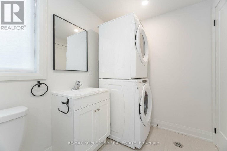 G-SUITE - 16 LITTLE BOULEVARD, Toronto (Briar Hill-Belgravia), Ontario, M6E4N2
