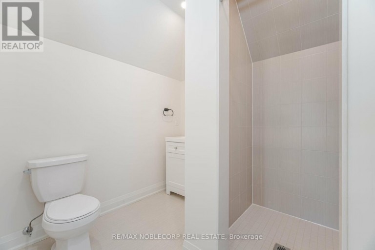 G-SUITE - 16 LITTLE BOULEVARD, Toronto (Briar Hill-Belgravia), Ontario, M6E4N2