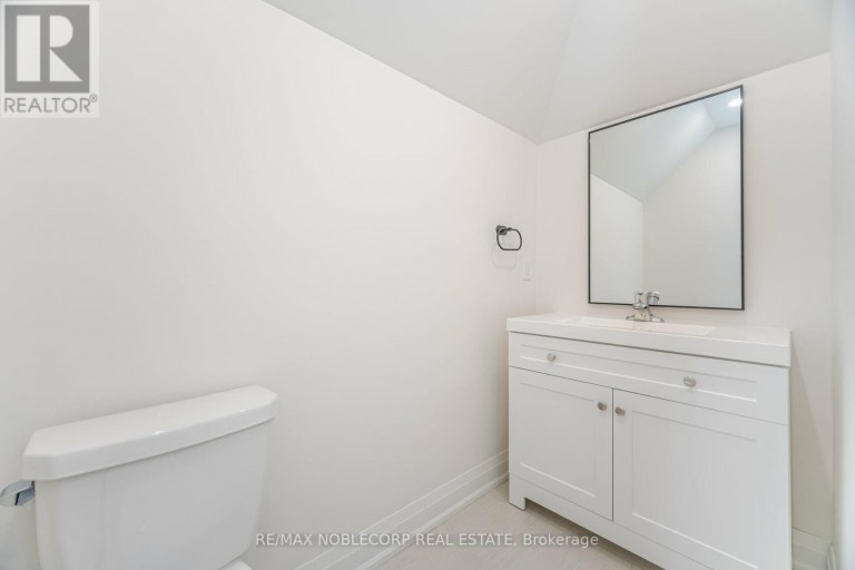 G-SUITE - 16 LITTLE BOULEVARD, Toronto (Briar Hill-Belgravia), Ontario, M6E4N2