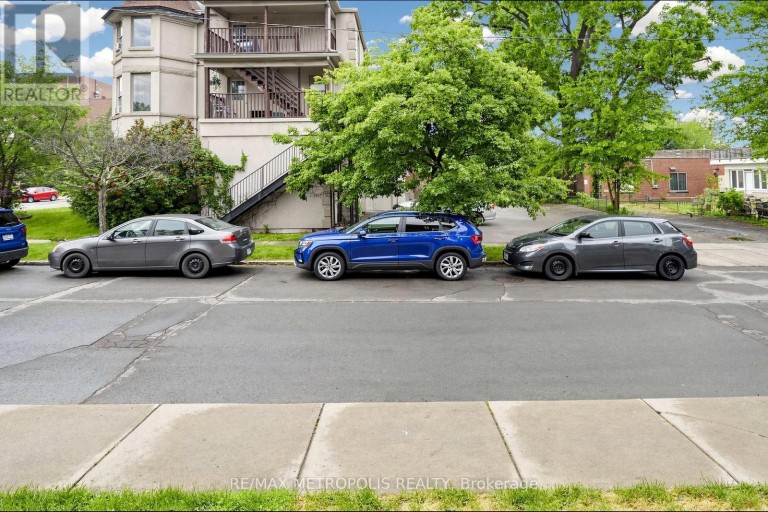 2 - 41 ALBERT STREET, Hamilton (Blakeley), Ontario, L8M2Y1