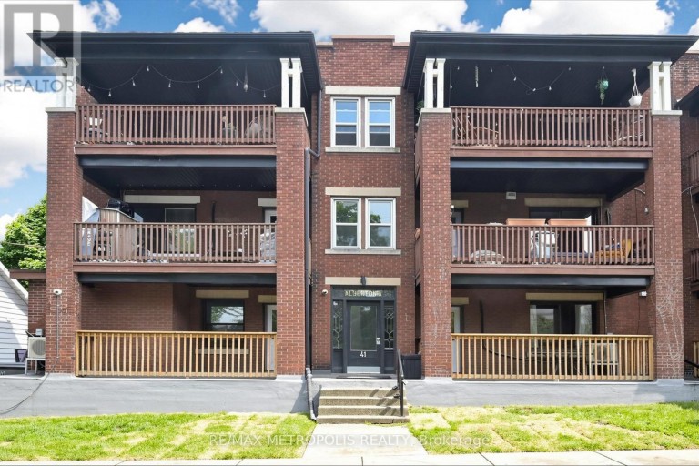2 - 41 ALBERT STREET, Hamilton (Blakeley), Ontario, L8M2Y1