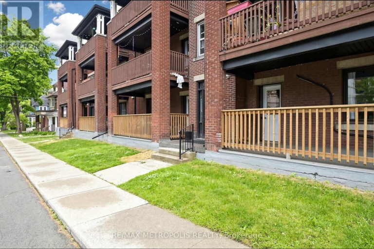 2 - 41 ALBERT STREET, Hamilton (Blakeley), Ontario, L8M2Y1