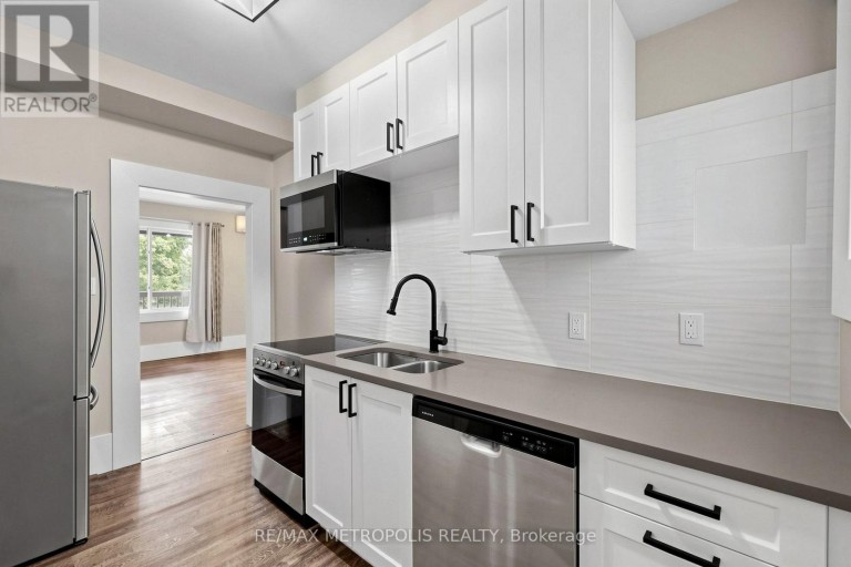 2 - 41 ALBERT STREET, Hamilton (Blakeley), Ontario, L8M2Y1