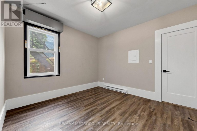 2 - 41 ALBERT STREET, Hamilton (Blakeley), Ontario, L8M2Y1