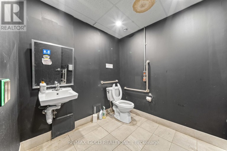 B6 - 655 FAIRWAY ROAD S, Kitchener, Ontario, N2C1X4