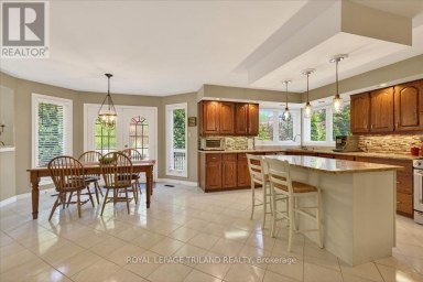 30 THIRLMERE ROAD London North (North A) Ontario photo 14