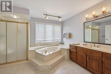 30 THIRLMERE ROAD London North (North A) Ontario photo 21